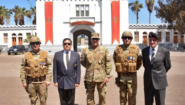 Cien Águilas participa de cambio de mando de la Brimot N°4